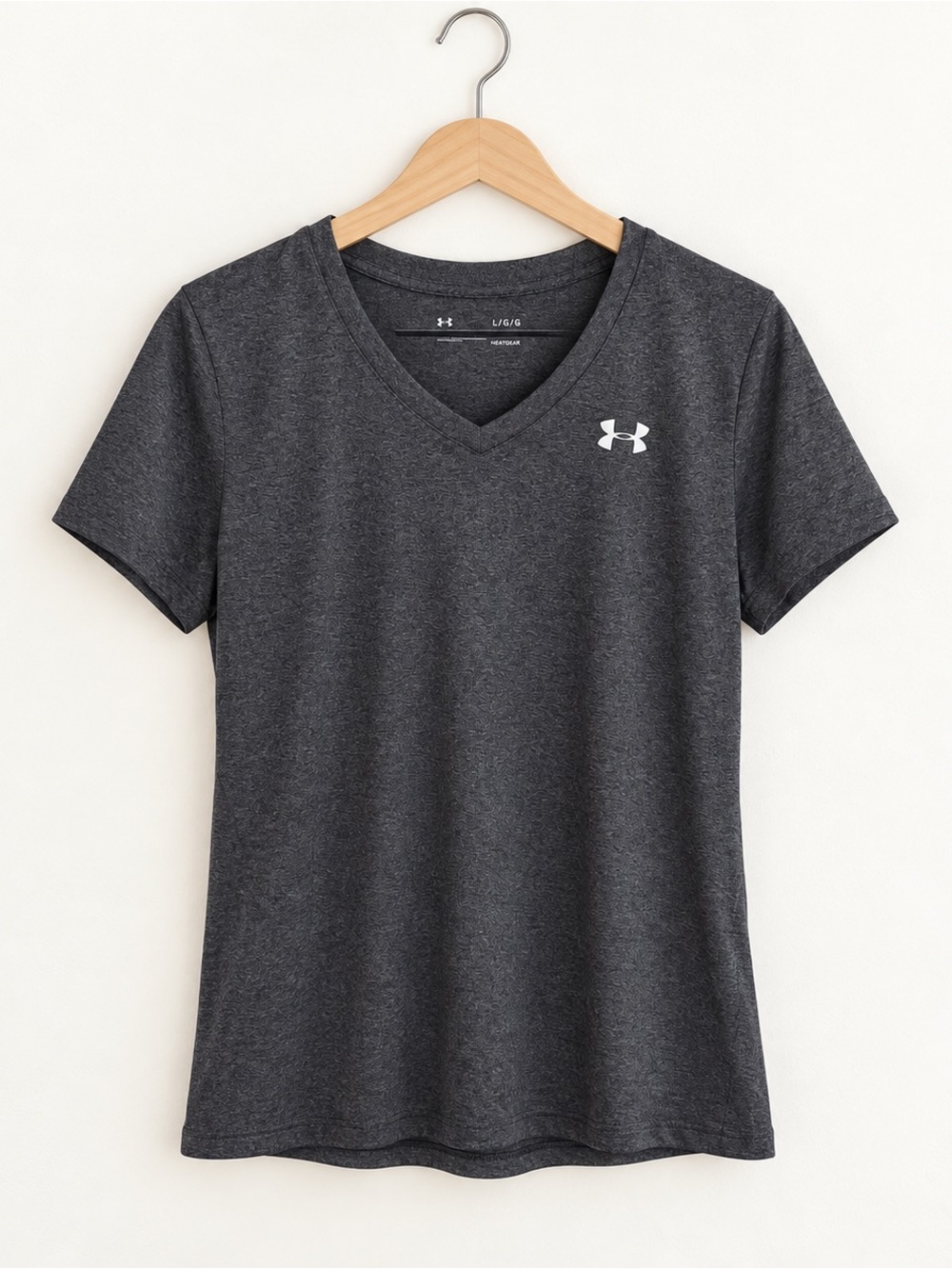 Under Armour HeatGear Charcoal V-Neck Athletic Tee Women’s Large